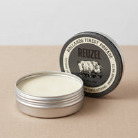 Reuzel Extreme Hold Matte Pomade, tarro abierto con producto
