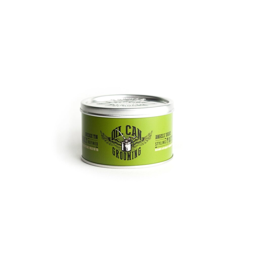 Oil Can Grooming Styling Paste, vista frontal de tarro verde sobre fondo blanco
