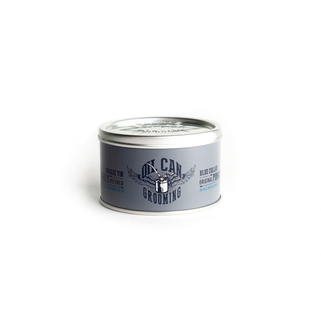 Oil Can Grooming Original Pomade, vista frontal de tarro gris sobre fondo blanco