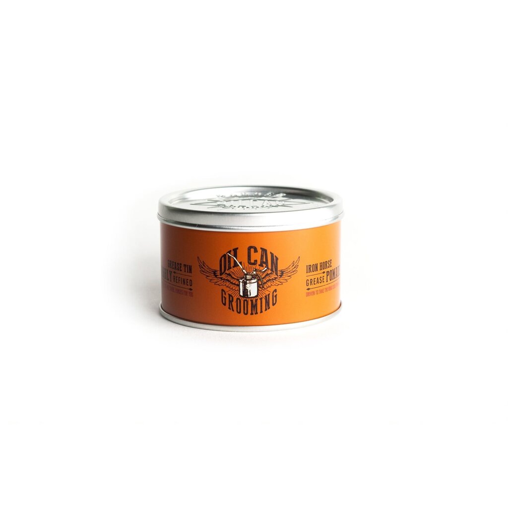 Oil Can Grooming Grease Pomade, vista frontal de tarro naranja sobre fondo blanco