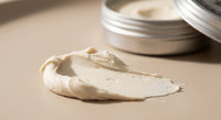 Reuzel Concrete Hold Matte Pomade - primer plano de la textura
