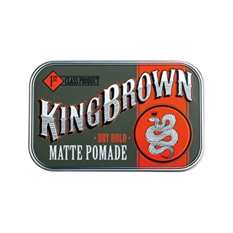 King Brown Matte Pomade - vista frontal de lata rectangular con logo de serpiente