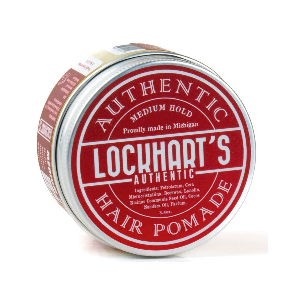 Lockhart's Medium Hold Pomade, lata plateada con etiqueta roja, vista inclinada