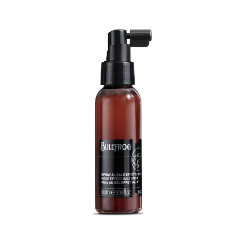 Bullfrog Wave Effect Salt Spray, vista frontal del bote con pulverizador y etiqueta negra